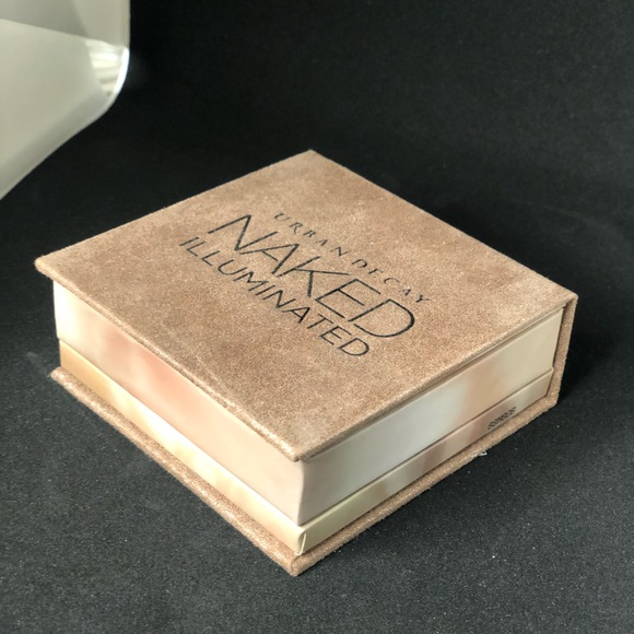 Urban Decay Naked Illuminator - Picture 1 of 2